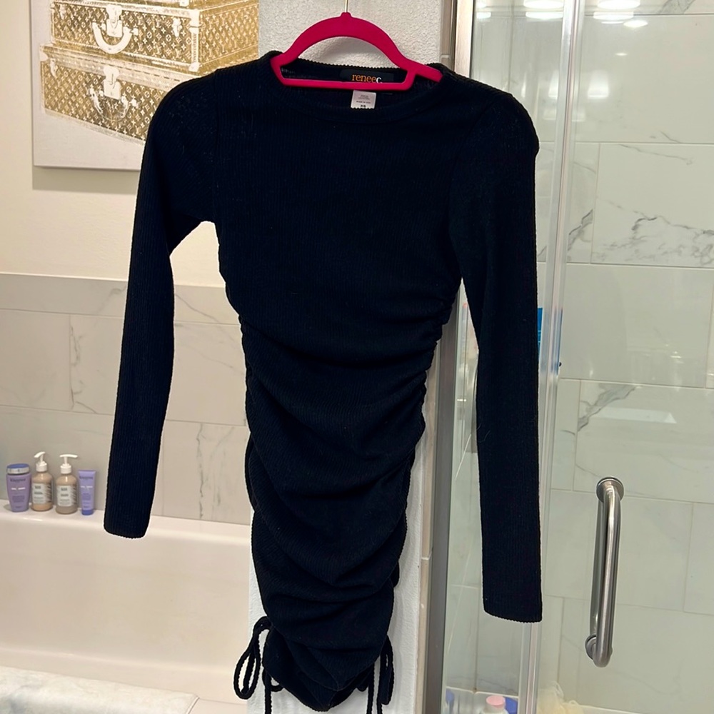 Fitted long sleeve, scrunch at sides dress! Never worn!